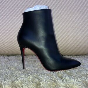 Black High-Heeled Stiletto Boots